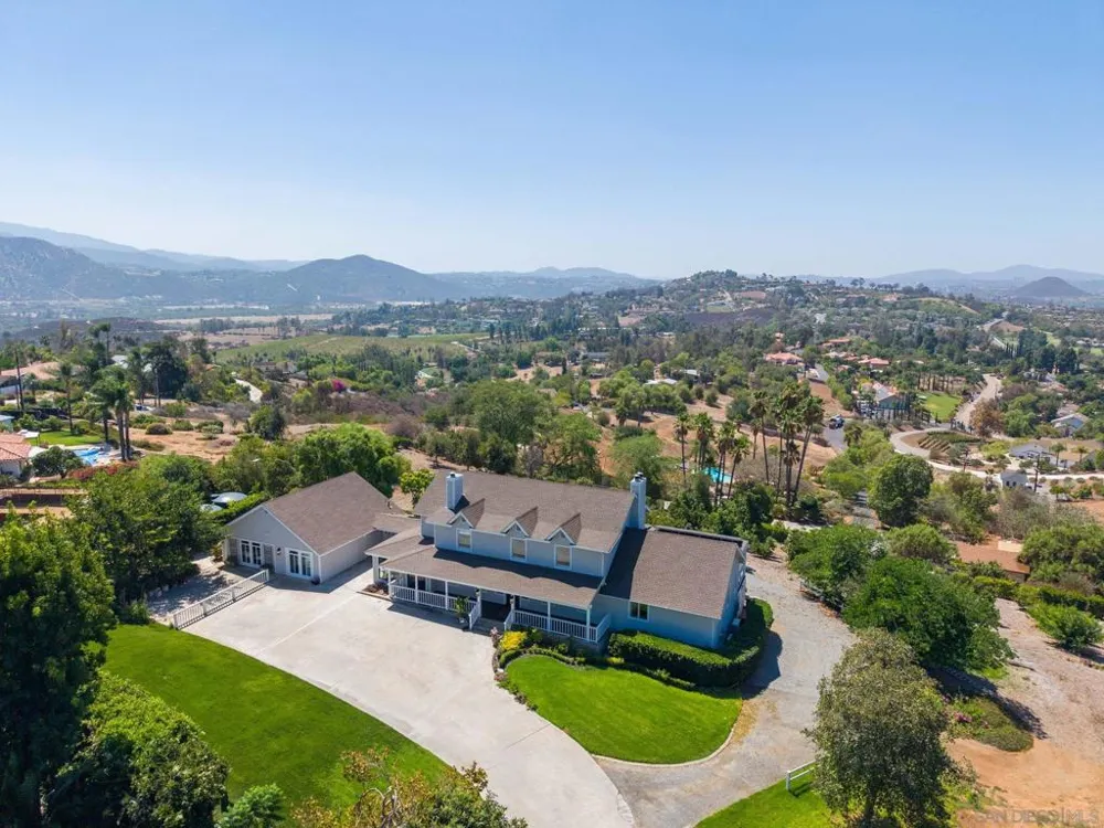 2613 Sunset Hills Escondido, CA 92025