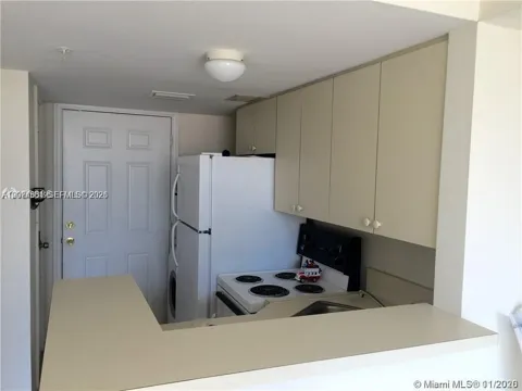 450 SW 3rd St #15
