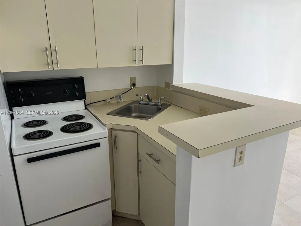 450 SW 3rd St #15 Miami, FL 33130