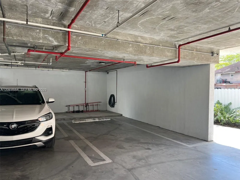 450 SW 3rd St #15 Miami, FL 33130