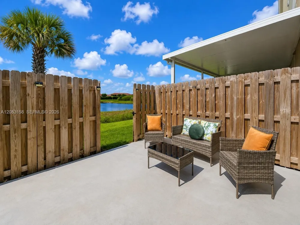 489 NE 4th St Florida City, FL 33034