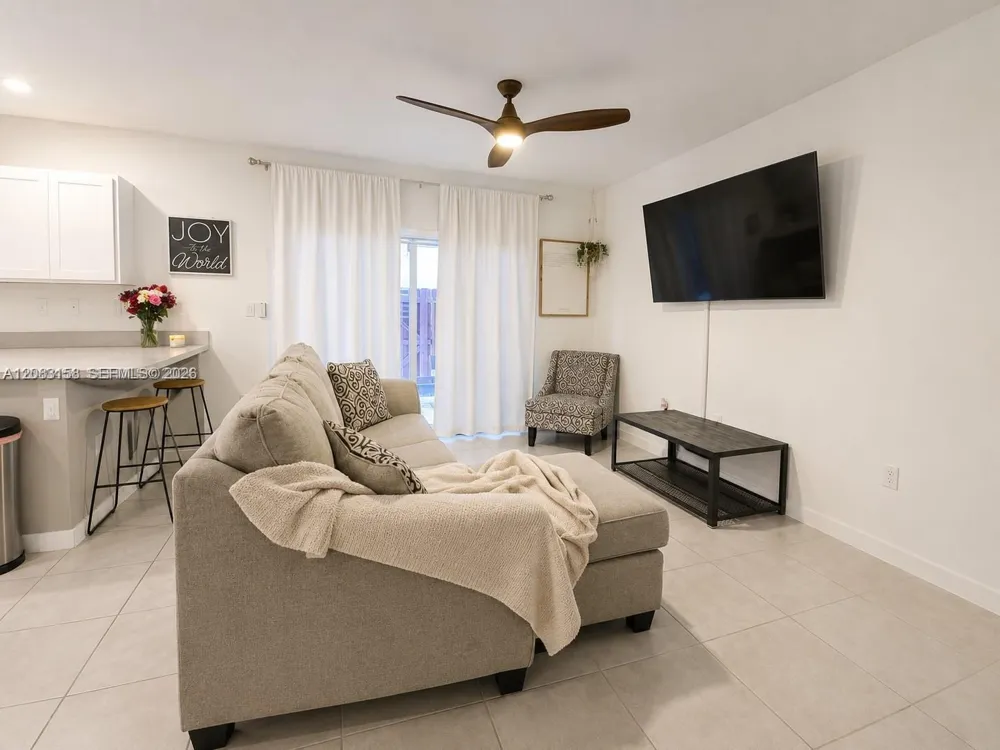 489 NE 4th St Florida City, FL 33034