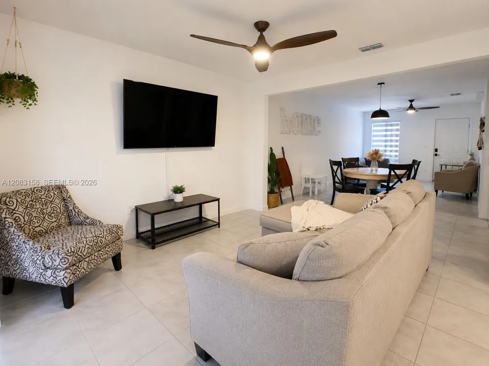 489 NE 4th St Florida City, FL 33034