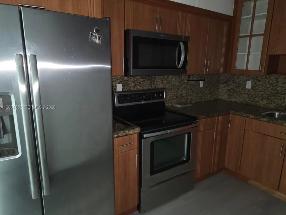 7300 NW 17th St #408 Plantation, FL 33313