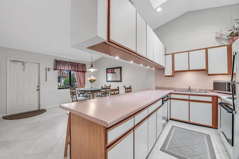 815 Andrew Redding Road #202 Lantana, FL 33462