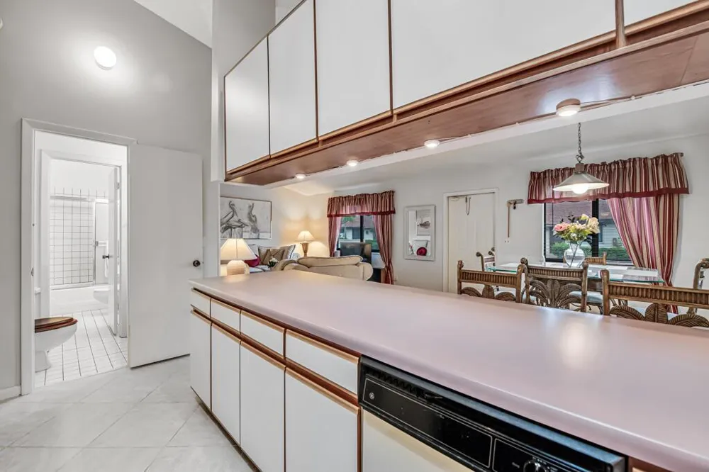 815 Andrew Redding Road #202 Lantana, FL 33462