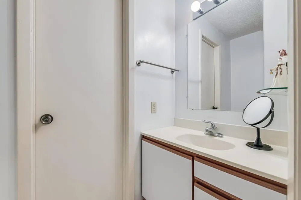 815 Andrew Redding Road #202 Lantana, FL 33462
