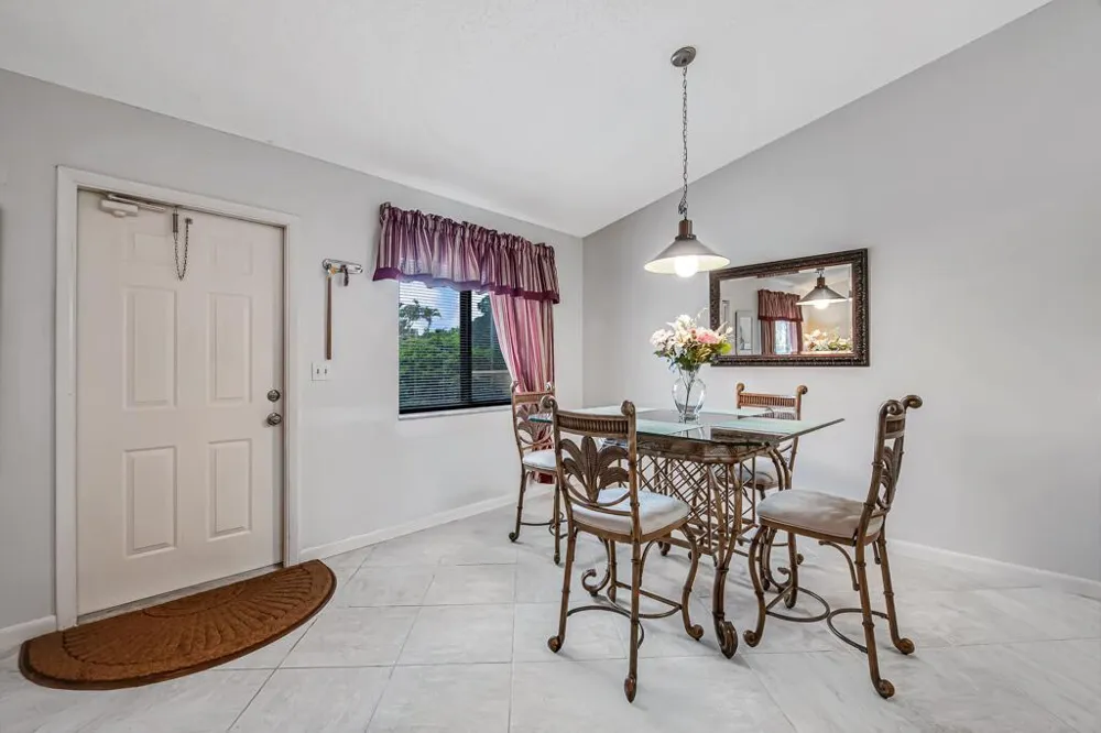815 Andrew Redding Road #202 Lantana, FL 33462