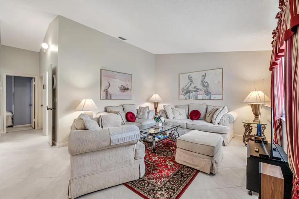 815 Andrew Redding Road #202 Lantana, FL 33462