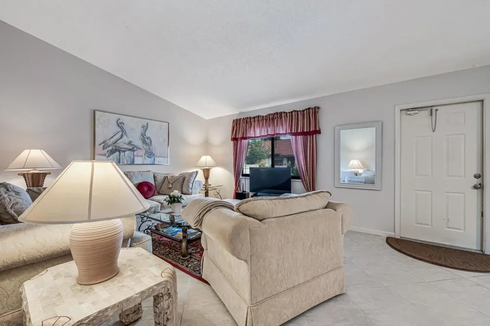 815 Andrew Redding Road #202 Lantana, FL 33462