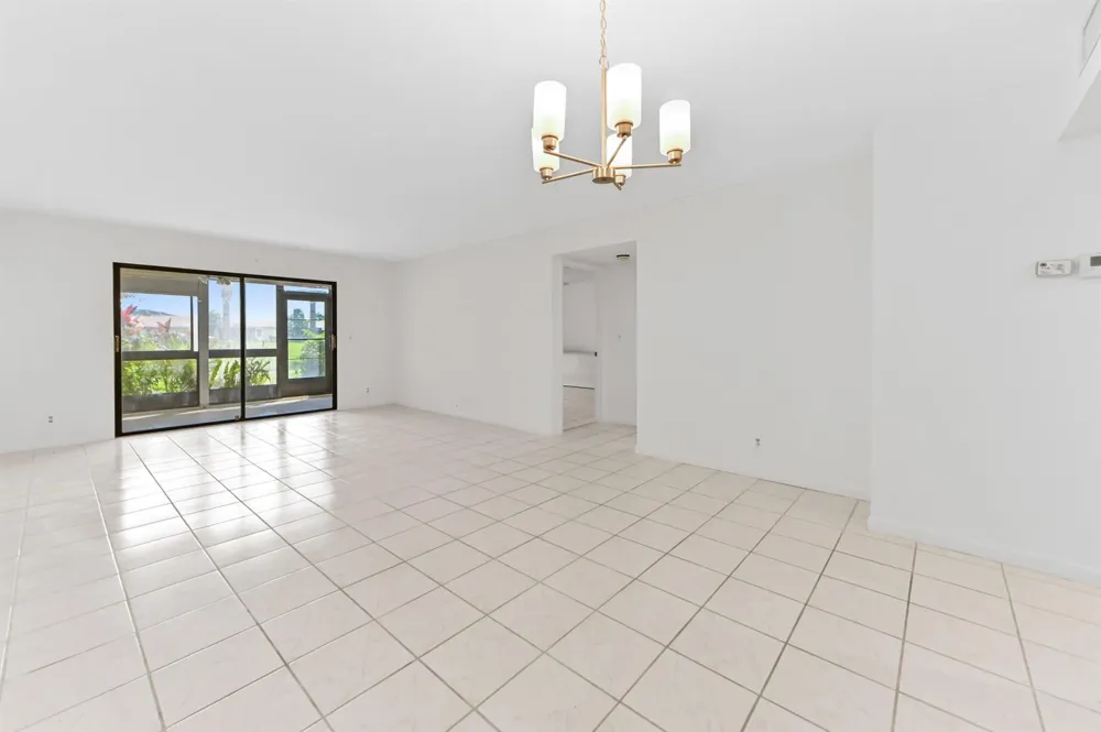 7260 KINGHURST DRIVE #106 Delray Beach, FL 33446