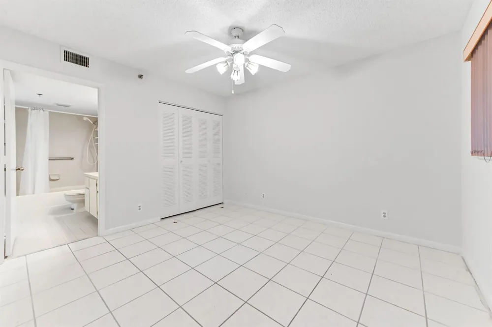 7260 KINGHURST DRIVE #106 Delray Beach, FL 33446