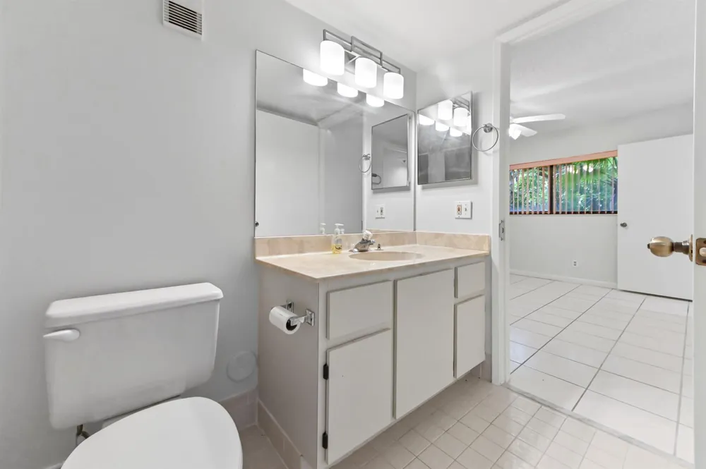 7260 KINGHURST DRIVE #106 Delray Beach, FL 33446