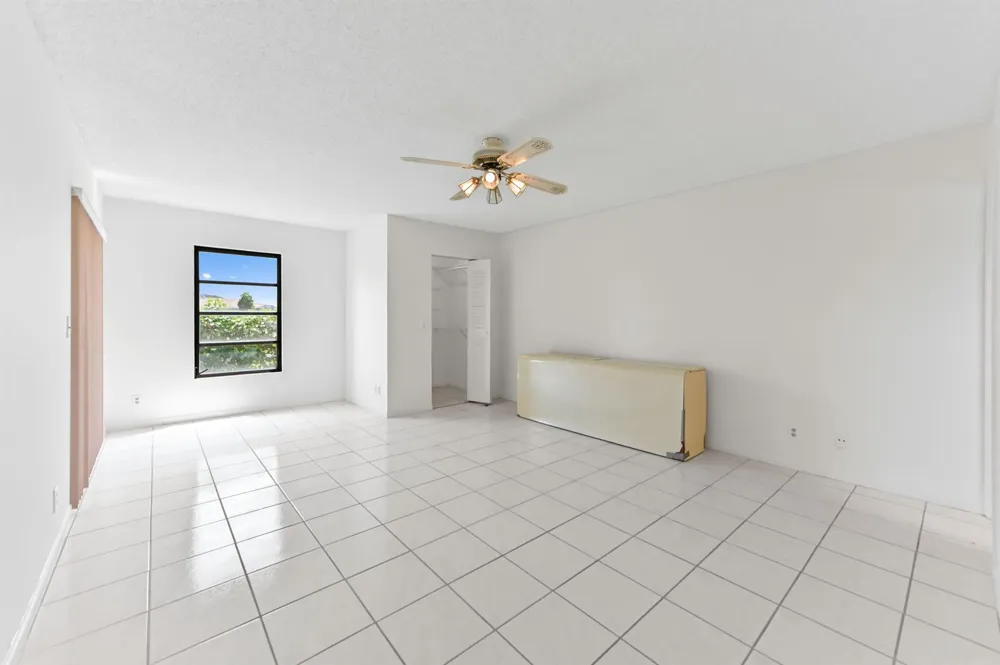 7260 KINGHURST DRIVE #106 Delray Beach, FL 33446