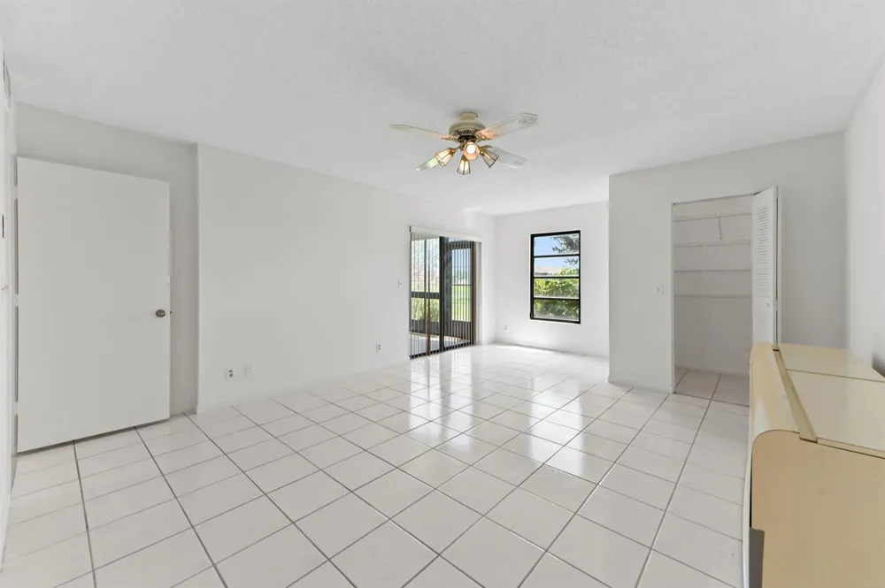 7260 KINGHURST DRIVE #106 Delray Beach, FL 33446