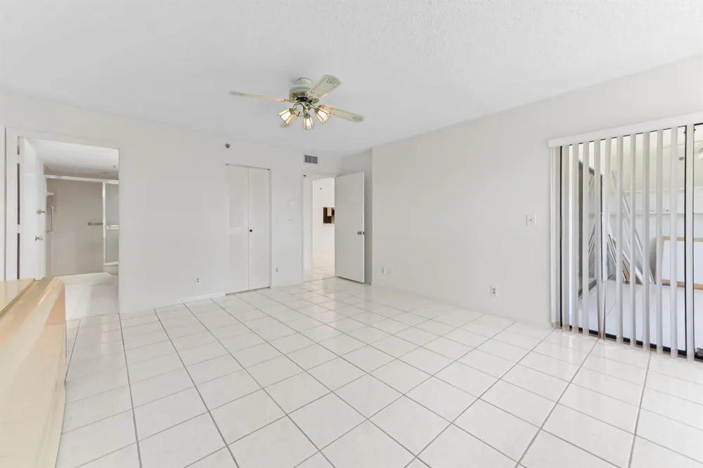 7260 KINGHURST DRIVE #106 Delray Beach, FL 33446