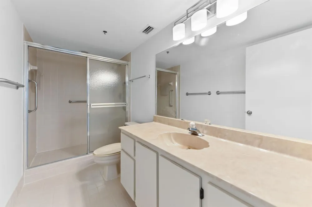 7260 KINGHURST DRIVE #106 Delray Beach, FL 33446