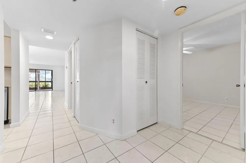 7260 KINGHURST DRIVE #106 Delray Beach, FL 33446