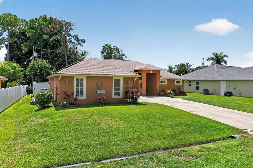 1018 SW HALEYBERRY AVENUE Port St. Lucie, FL 34953