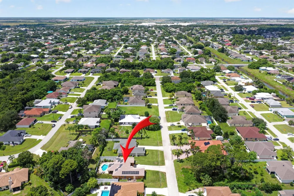 1018 SW HALEYBERRY AVENUE Port St. Lucie, FL 34953
