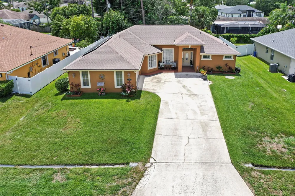 1018 SW HALEYBERRY AVENUE Port St. Lucie, FL 34953