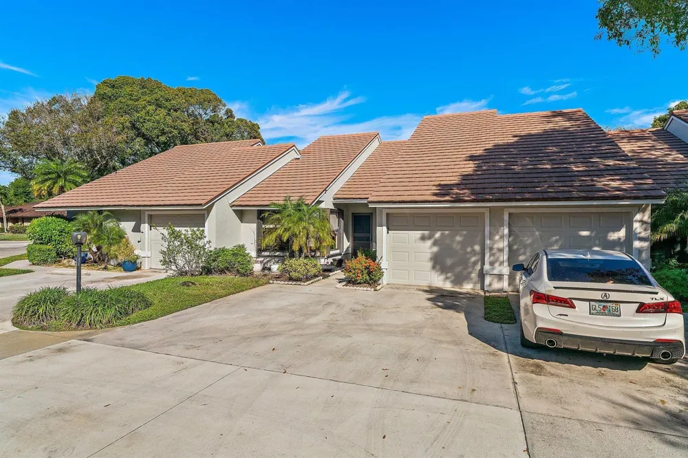 801 Kintyre Court Palm Beach Gardens, FL 33418