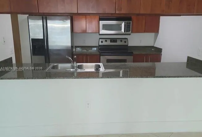 1200 Brickell Bay Dr #3318 Miami, FL 33131