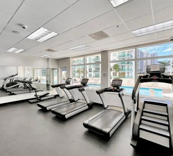 1200 Brickell Bay Dr #3318 Miami, FL 33131