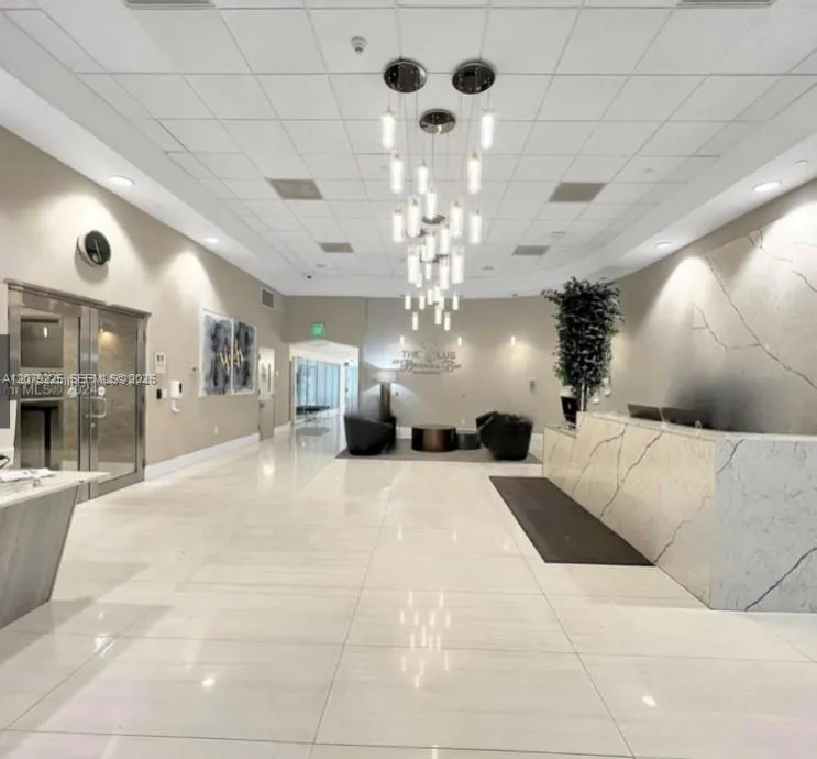 1200 Brickell Bay Dr #3318 Miami, FL 33131