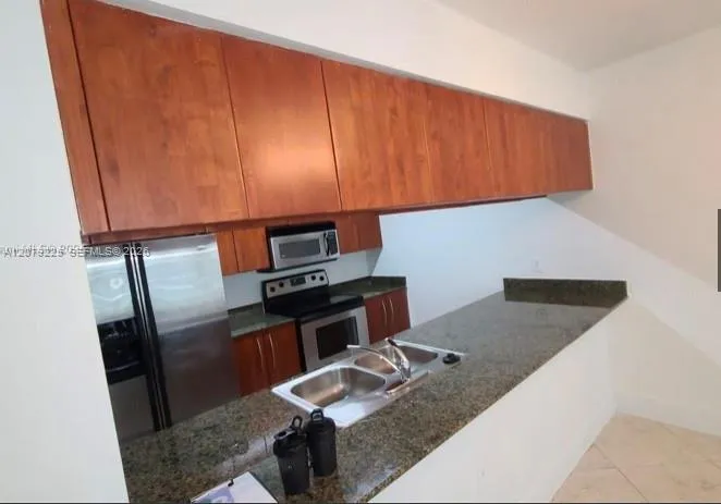 1200 Brickell Bay Dr #3318 Miami, FL 33131