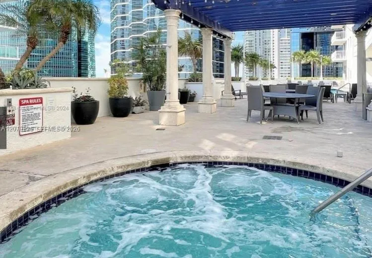 1200 Brickell Bay Dr #3318 Miami, FL 33131