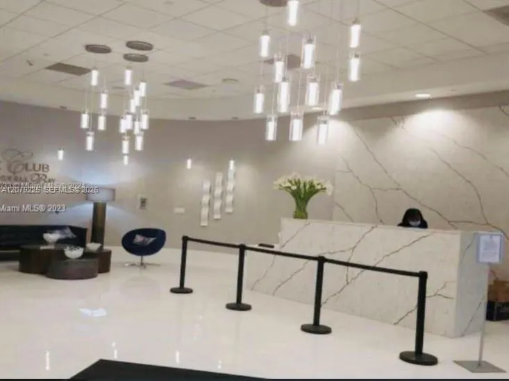 1200 Brickell Bay Dr #3318 Miami, FL 33131
