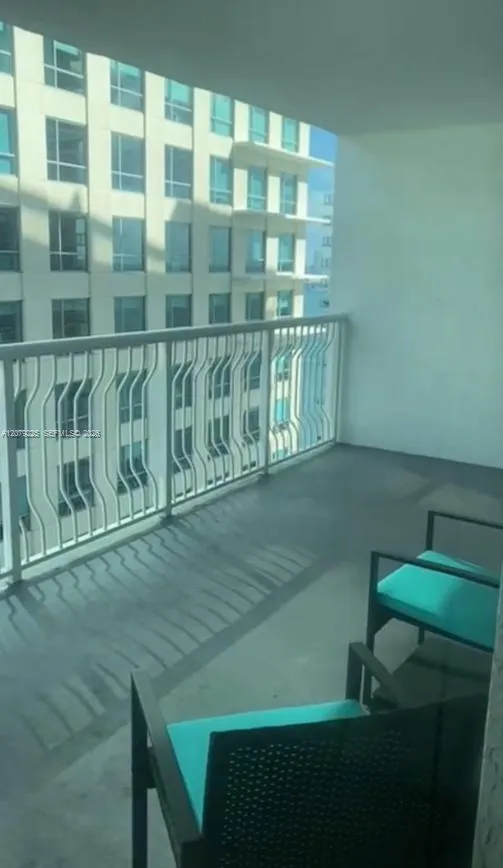 1200 Brickell Bay Dr #3318 Miami, FL 33131
