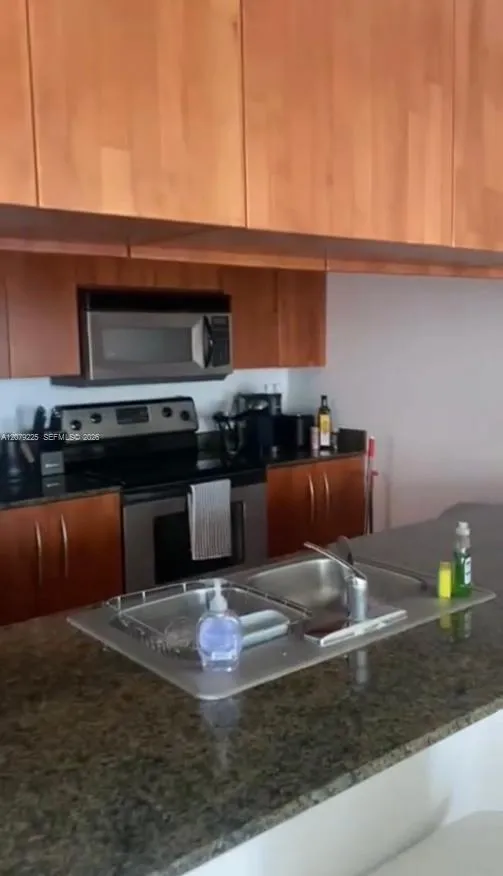1200 Brickell Bay Dr #3318 Miami, FL 33131