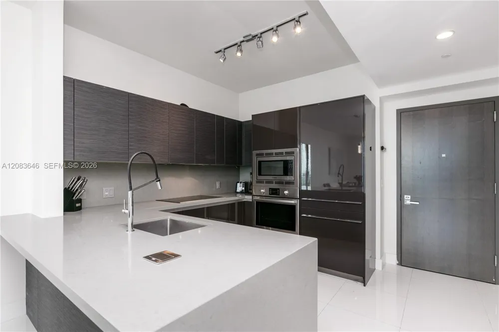 1080 Brickell Ave #3803 Miami, FL 33131