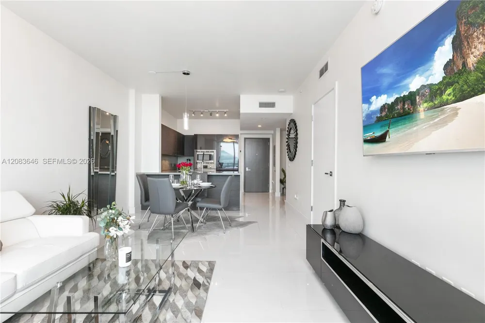 1080 Brickell Ave #3803 Miami, FL 33131