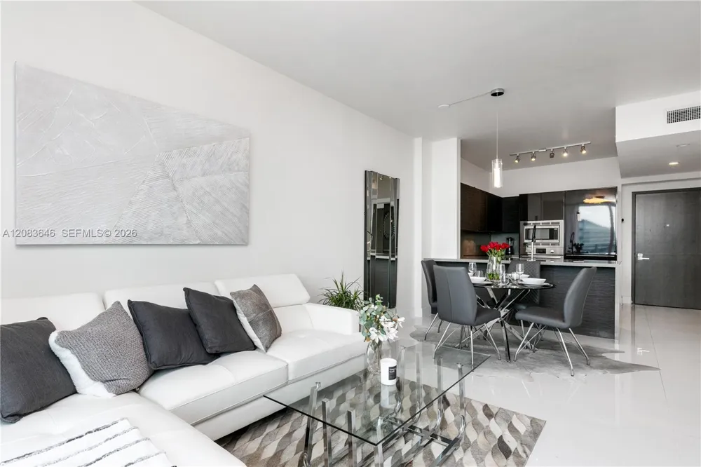1080 Brickell Ave #3803 Miami, FL 33131