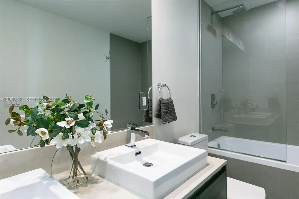 1080 Brickell Ave #3803 Miami, FL 33131