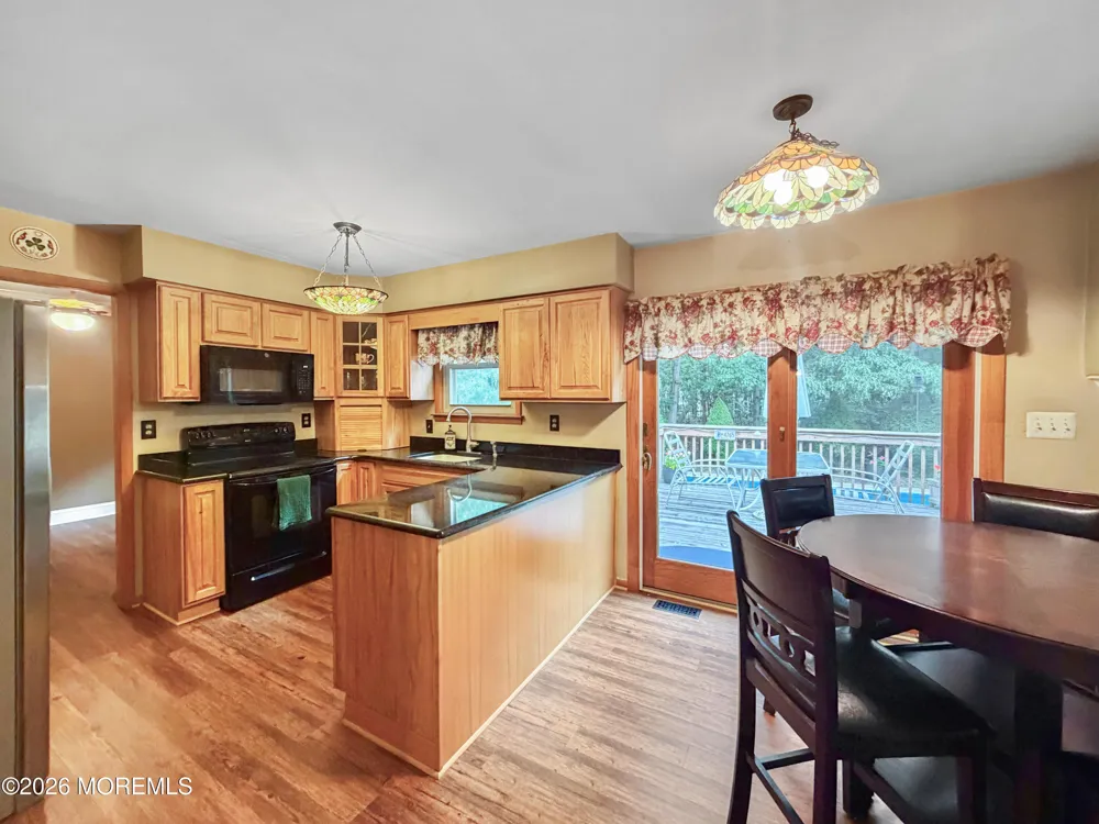 17 Feathertree Court Howell, NJ 07731