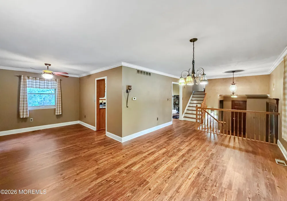 17 Feathertree Court Howell, NJ 07731