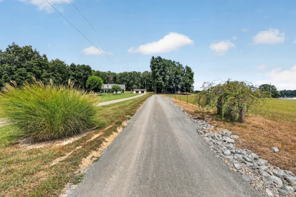 114 Tom Beasley Rd Westmoreland, TN 37186
