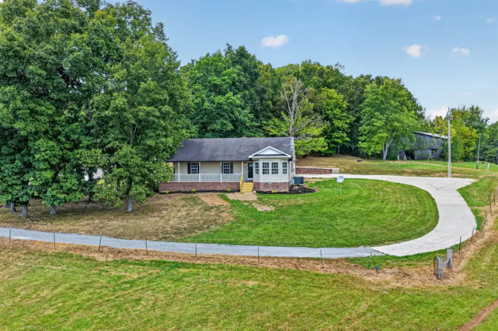 114 Tom Beasley Rd Westmoreland, TN 37186