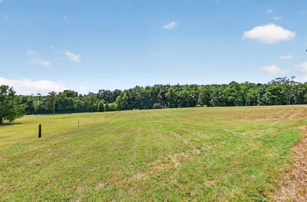 114 Tom Beasley Rd Westmoreland, TN 37186