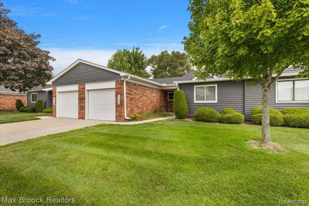 37958 Dor Sal Drive Sterling Heights City, MI 48312