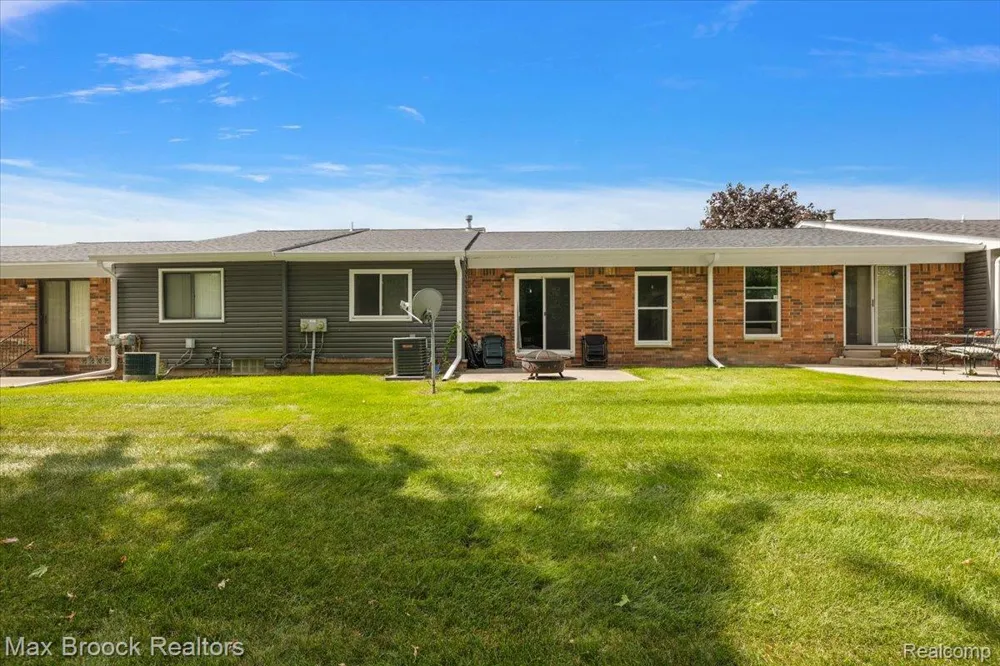 37958 Dor Sal Drive Sterling Heights City, MI 48312
