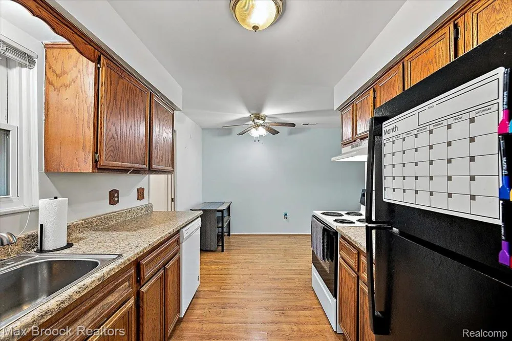 37958 Dor Sal Drive Sterling Heights City, MI 48312