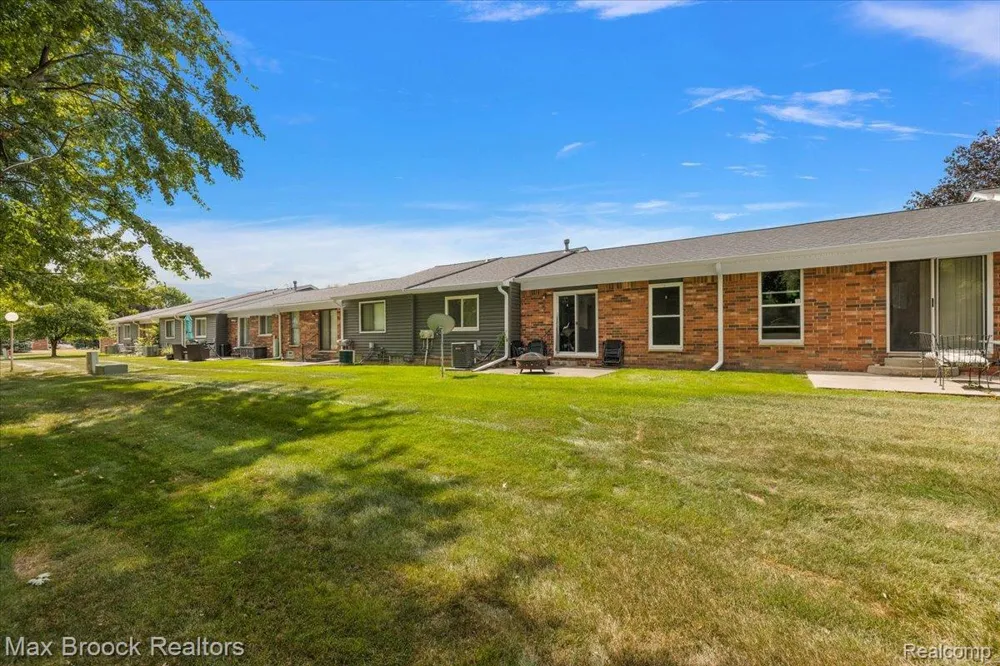 37958 Dor Sal Drive Sterling Heights City, MI 48312