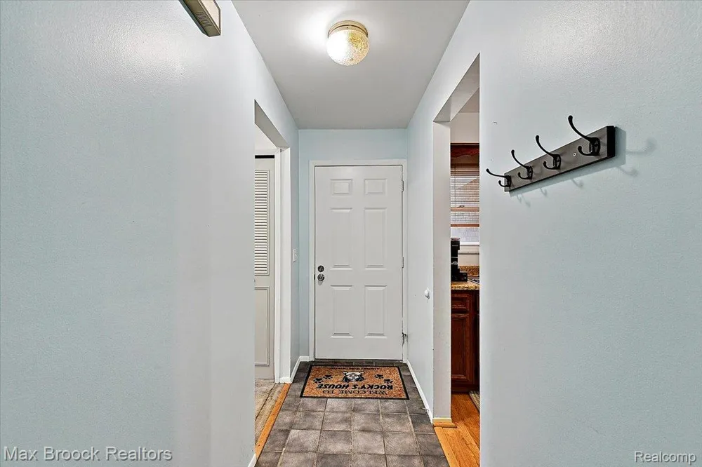 37958 Dor Sal Drive Sterling Heights City, MI 48312