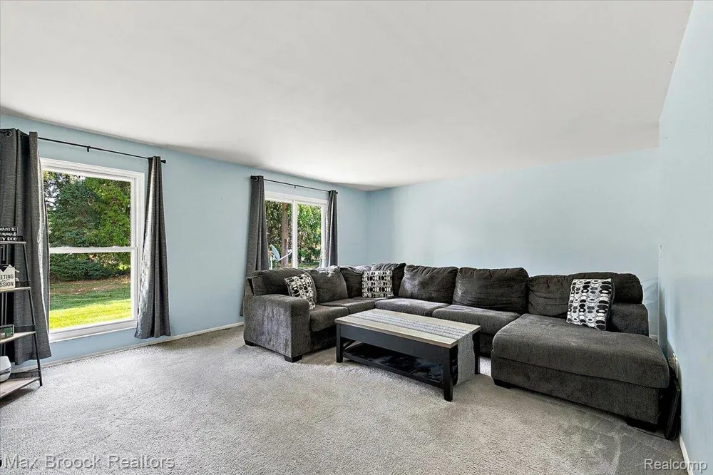37958 Dor Sal Drive Sterling Heights City, MI 48312