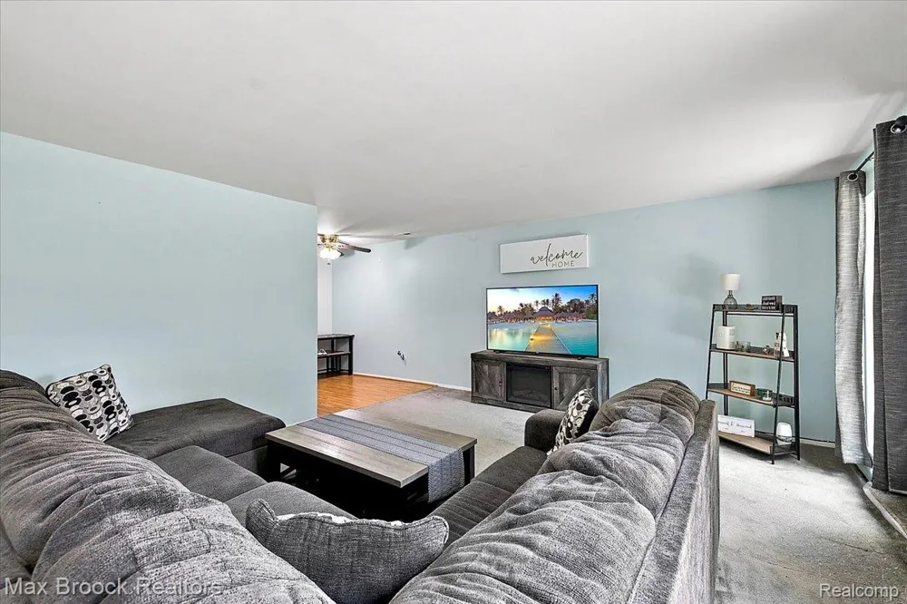 37958 Dor Sal Drive Sterling Heights City, MI 48312